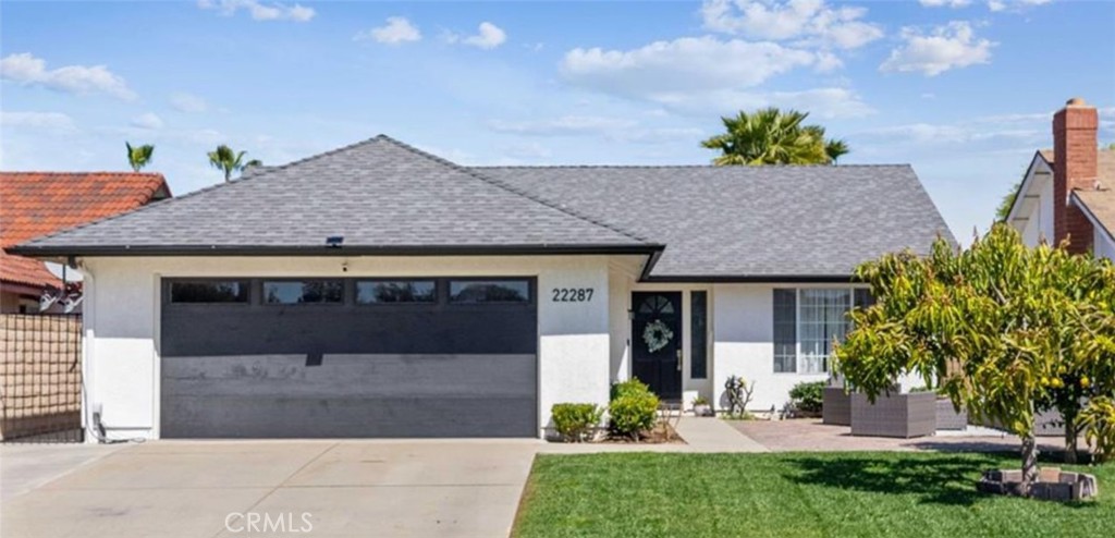 Beautiful single family home with 3 bedrooms and 2 bathrooms located in a desirable community of Laguna Hills. Available for immediate move in.