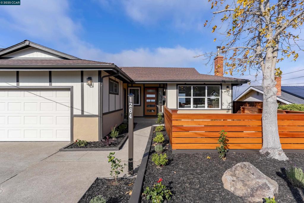 OLD PINOLE BAY - Residential