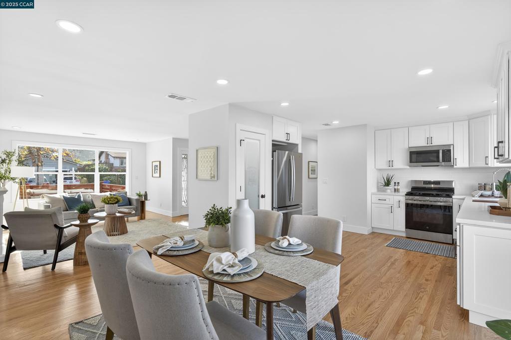 OLD PINOLE BAY - Residential