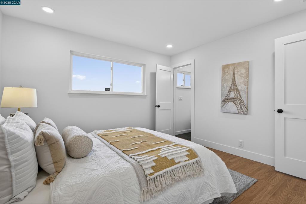 OLD PINOLE BAY - Residential