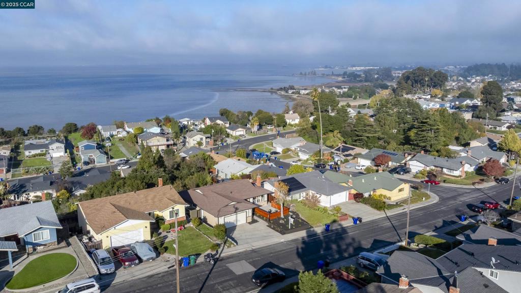 OLD PINOLE BAY - Residential
