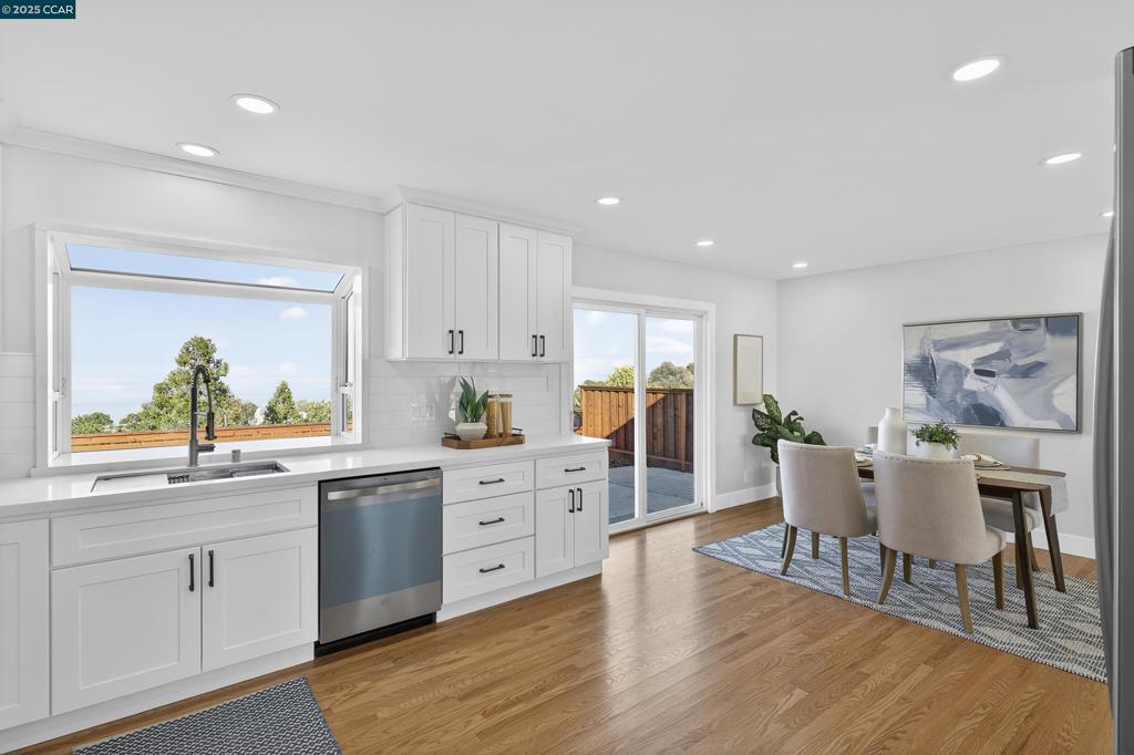 OLD PINOLE BAY - Residential