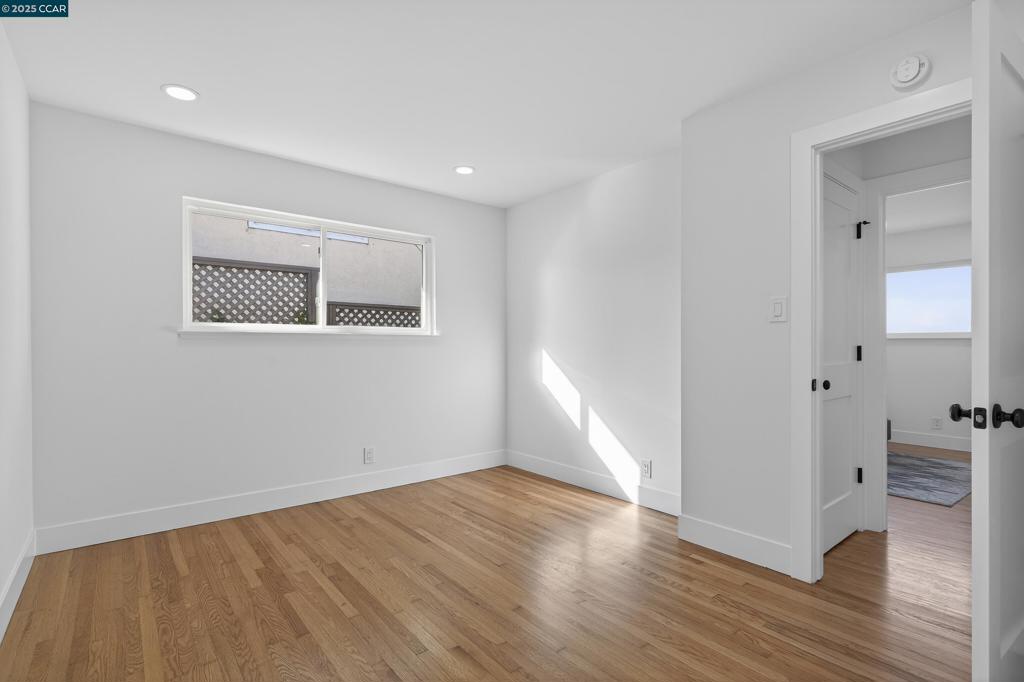 OLD PINOLE BAY - Residential