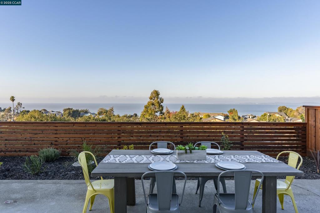 OLD PINOLE BAY - Residential