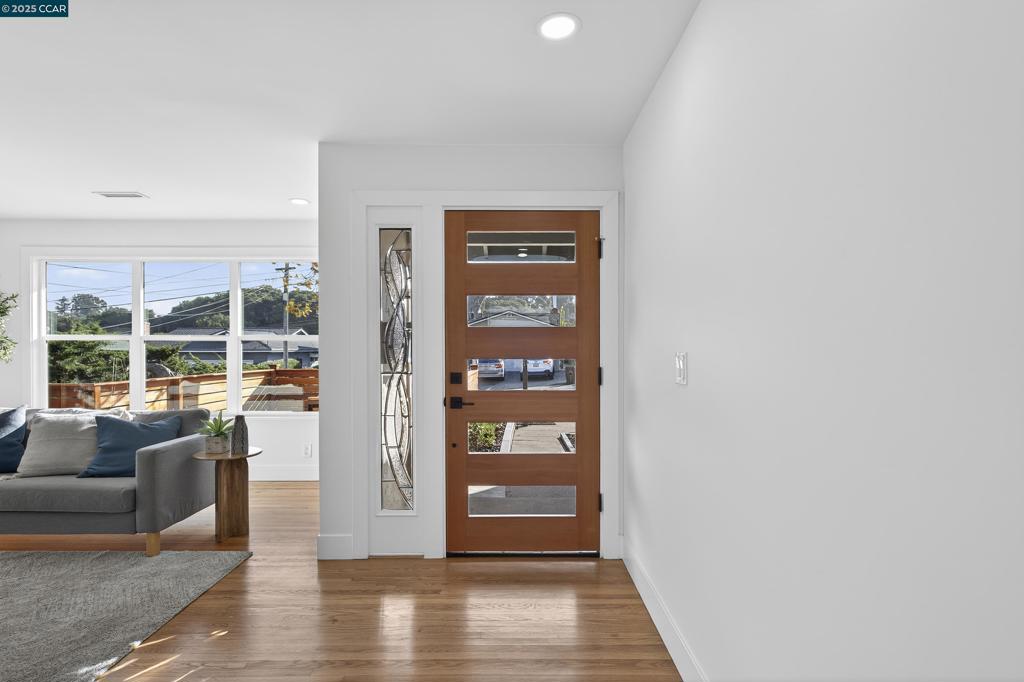 OLD PINOLE BAY - Residential