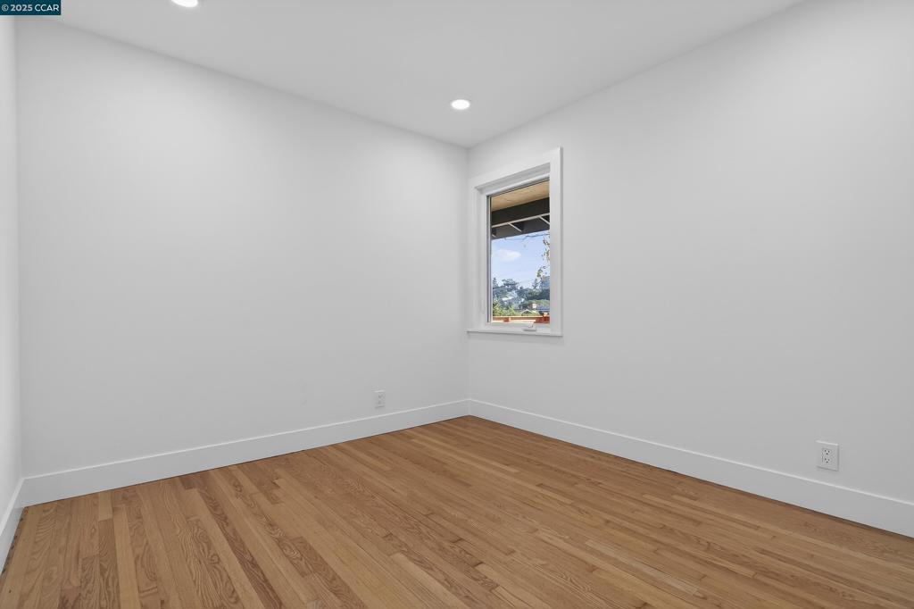 OLD PINOLE BAY - Residential