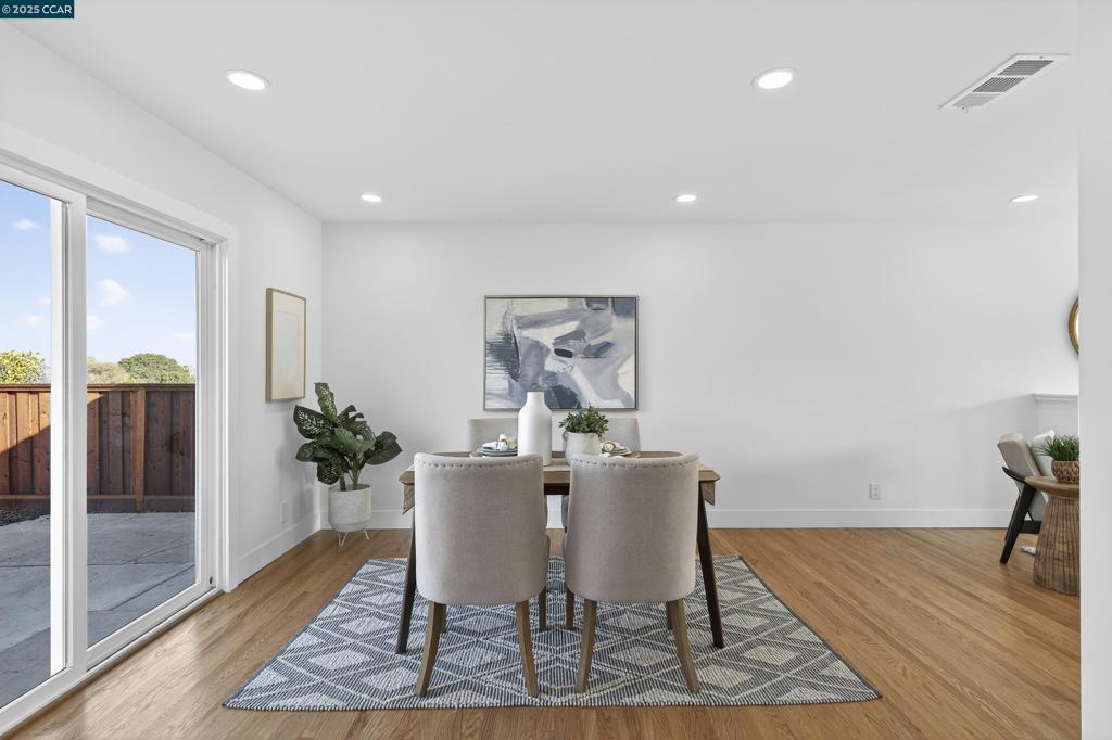 OLD PINOLE BAY - Residential