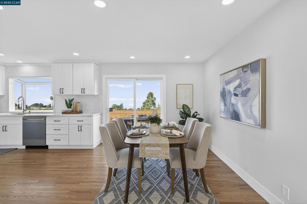 OLD PINOLE BAY - Residential