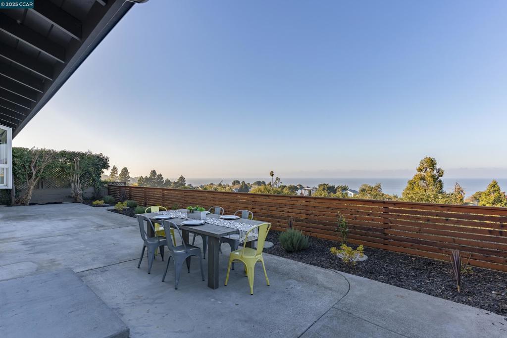 OLD PINOLE BAY - Residential