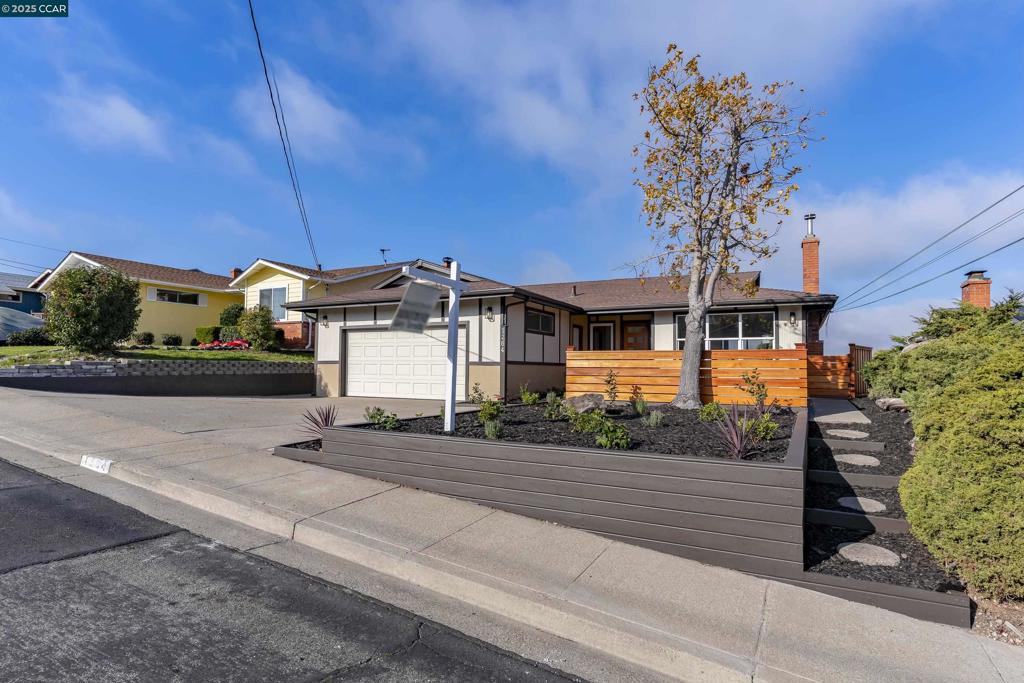 OLD PINOLE BAY - Residential