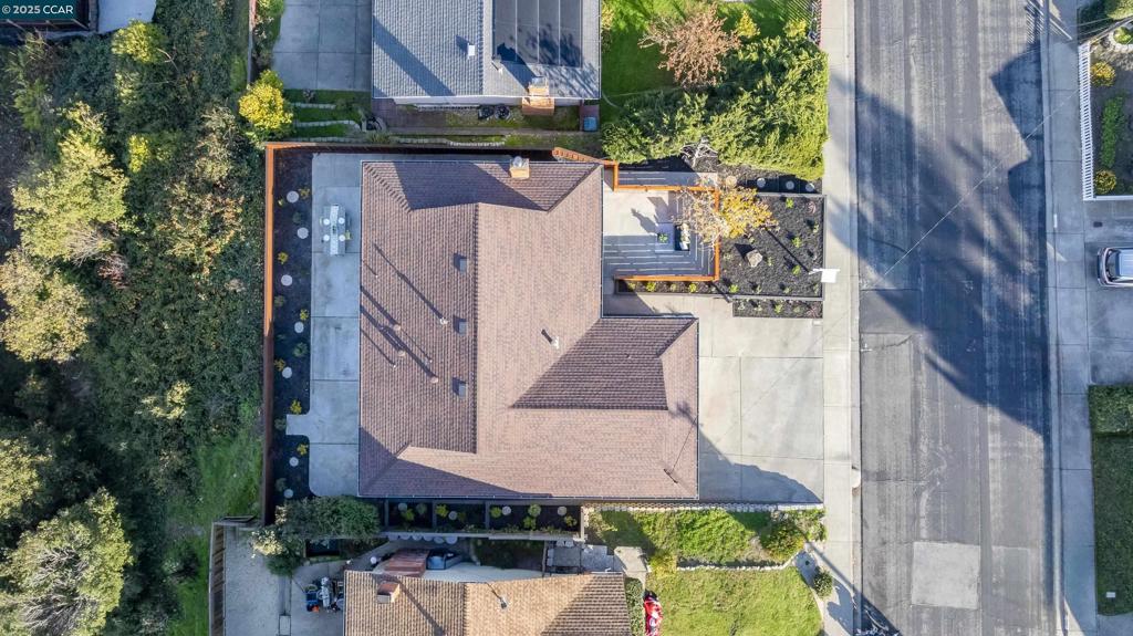 OLD PINOLE BAY - Residential