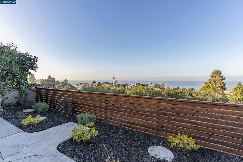 OLD PINOLE BAY - Residential