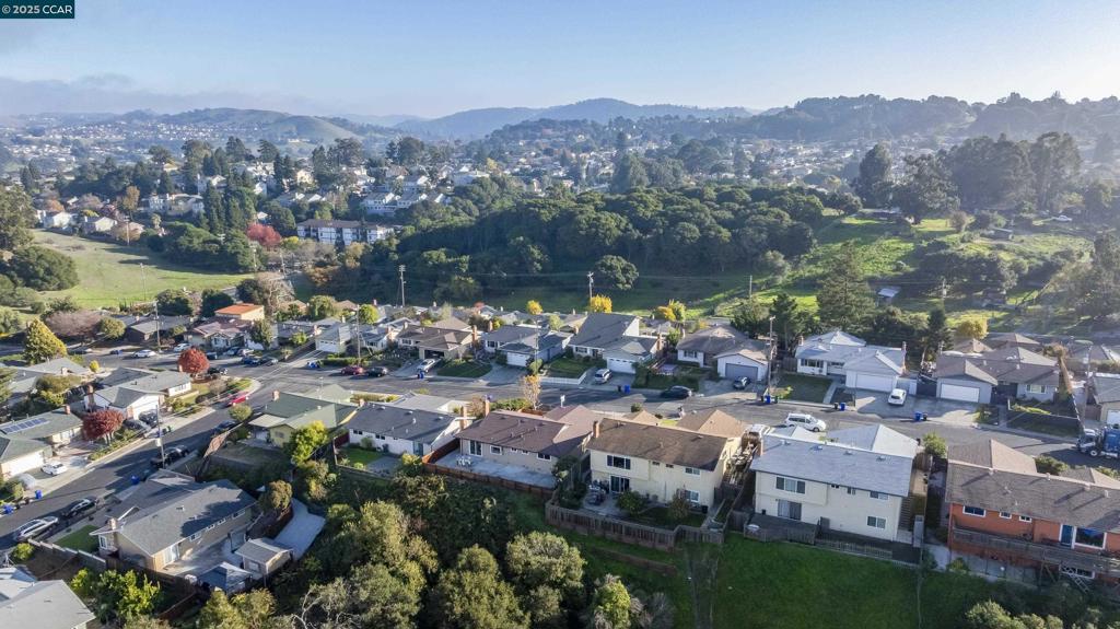 OLD PINOLE BAY - Residential