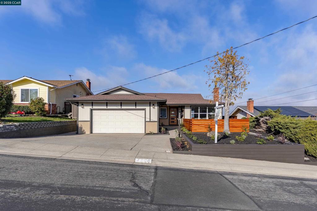 OLD PINOLE BAY - Residential