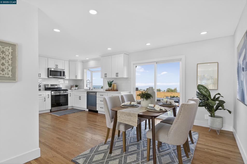 OLD PINOLE BAY - Residential