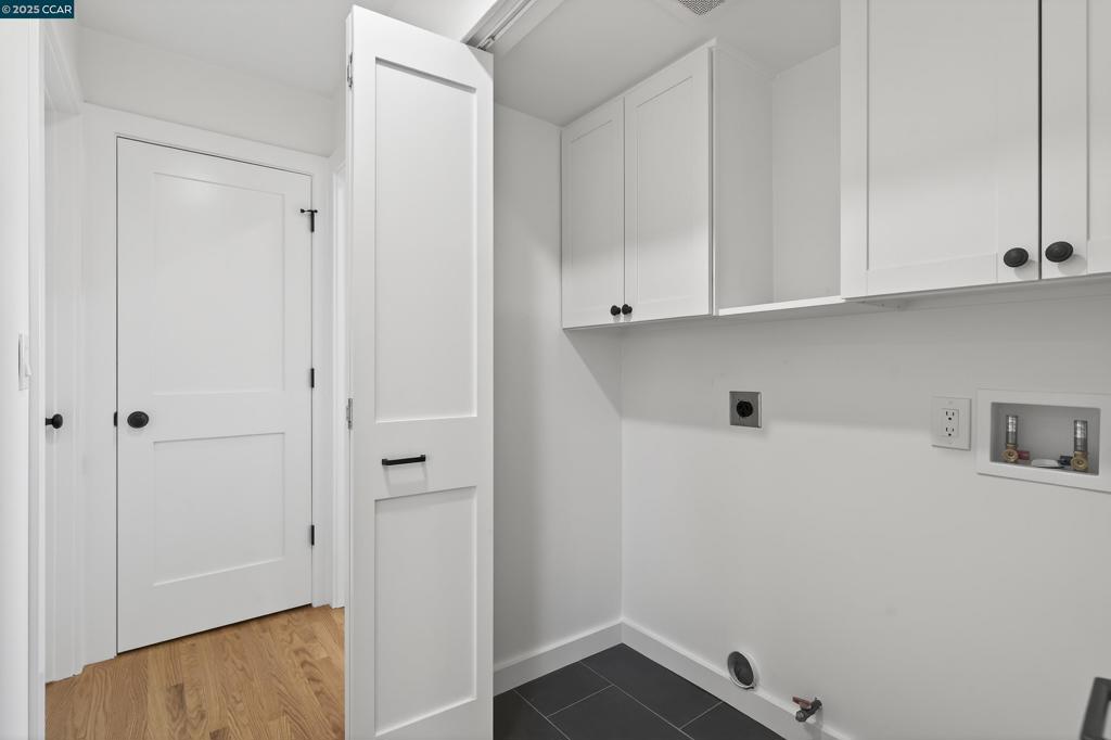 OLD PINOLE BAY - Residential