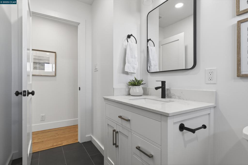 OLD PINOLE BAY - Residential