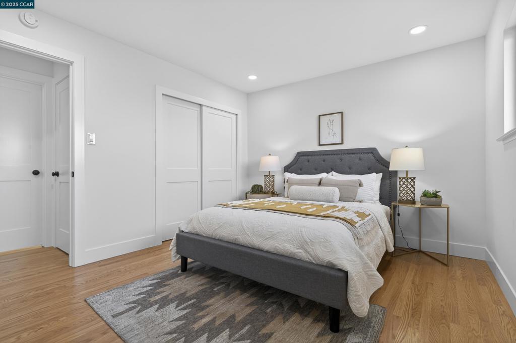 OLD PINOLE BAY - Residential