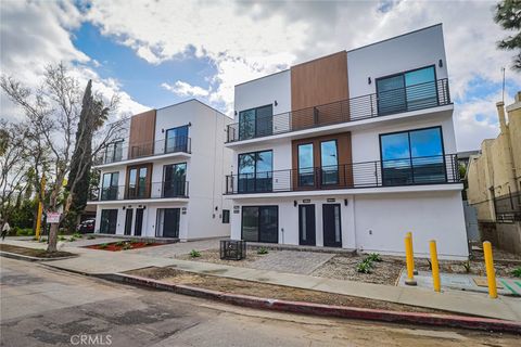 Photo of 11810 Gilmore Street St, North Hollywood, CA 91606 (MLS # BB26076754)