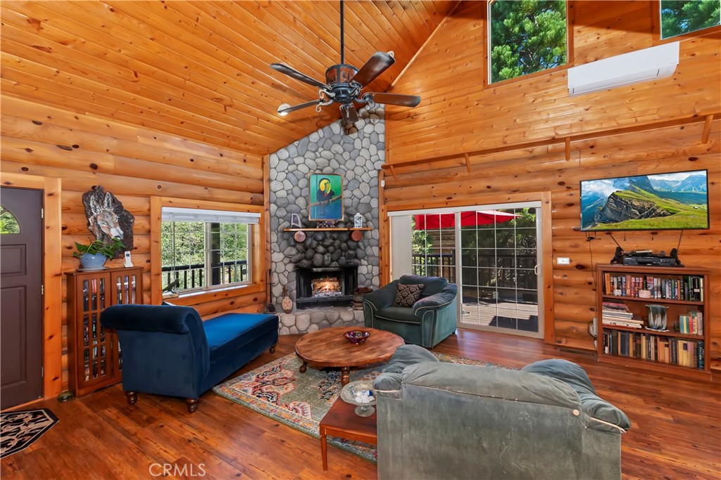1415 Manzanita Way