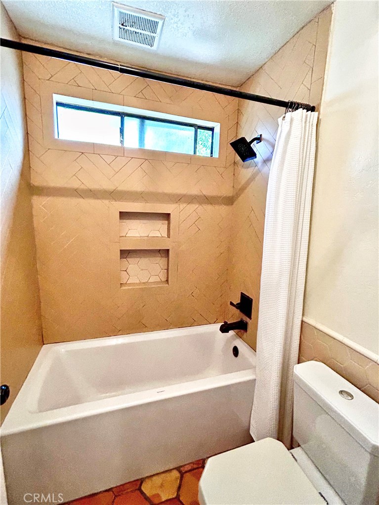 Casitas De Alipaz (CA) - Residential Lease