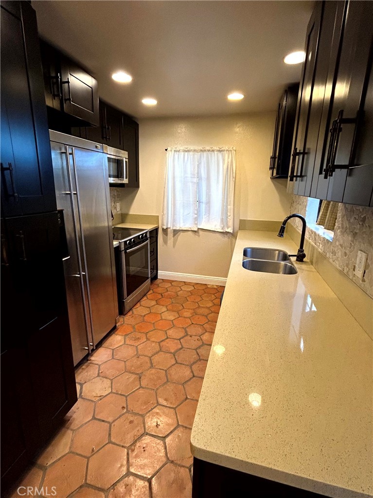 32221 W ALIPAZ Street 101