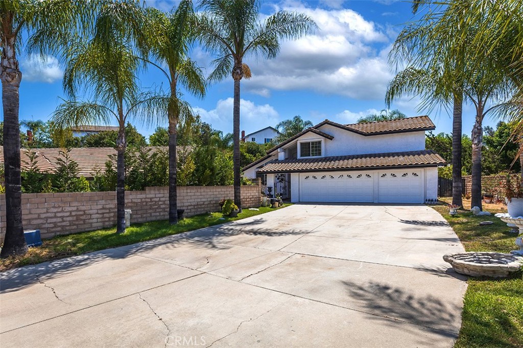 Upgraded 4 bedroom, 3 baths, 3-car garage, Pool and Spa in the Diamond Bar hill community. 2-story home with a long driveway and private gate and one bedroom downstairs. This home offers a unique chance to embrace a sophisticated lifestyle at an unbeatable atmosphere. Open layout with new premium upgrades. Vaulted ceiling with recessed lights in living room, family room, kitchen and bedrooms. Family room with fireplace, view of pool, and sliding glass door to the patio.
Beautifully remodeled kitchen with quartz countertops and stainless-steel appliances: stove, range hood fan, dishwasher, garbage disposal & faucets.
The downstairs bedroom extends gracefully to your own private patio. New carpet in staircase.
Spacious master bedroom with new large walk-in shower(24x48' tile). Hallway bath with a pristine tub with shower & fixtures. This home has a new central air and New pool equipment (less on electricity consumption). Big covered patio in the back with ceiling fan and tiled floor, the perfect spot to relax and enjoy the picturesque views of blue tiled pool, spa & green hills. New custom white paint in & out.
You can park 8 cars in the driveway with a three car garage. Embrace the perfect blend of tranquility and convenience, as this exceptional
property is ideally situated top of the hill in a cul de sac, near shops, restaurants, and easy access to the freeway.
Fumigation was done in November. Owner prefers mid term to one year rentals which means over 30 days rental.