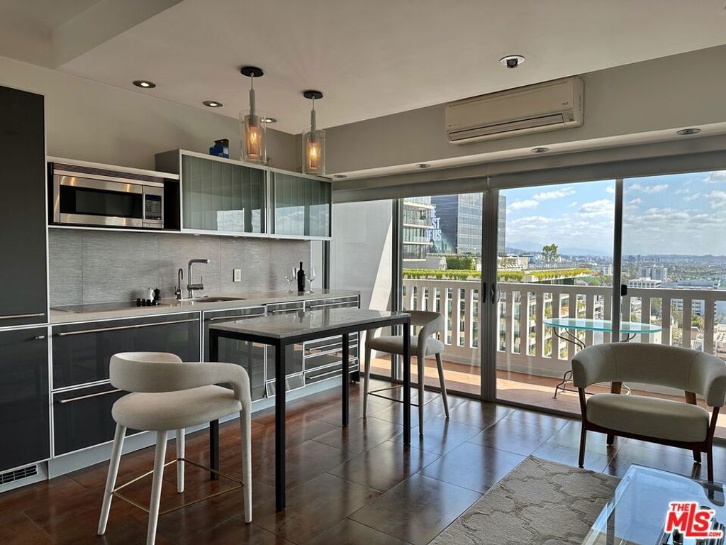 Photo of 999 N Doheny Drive #1207, West Hollywood, CA 90069 (MLS # 25512149)