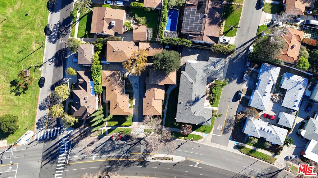 2912 W Riverside Drive