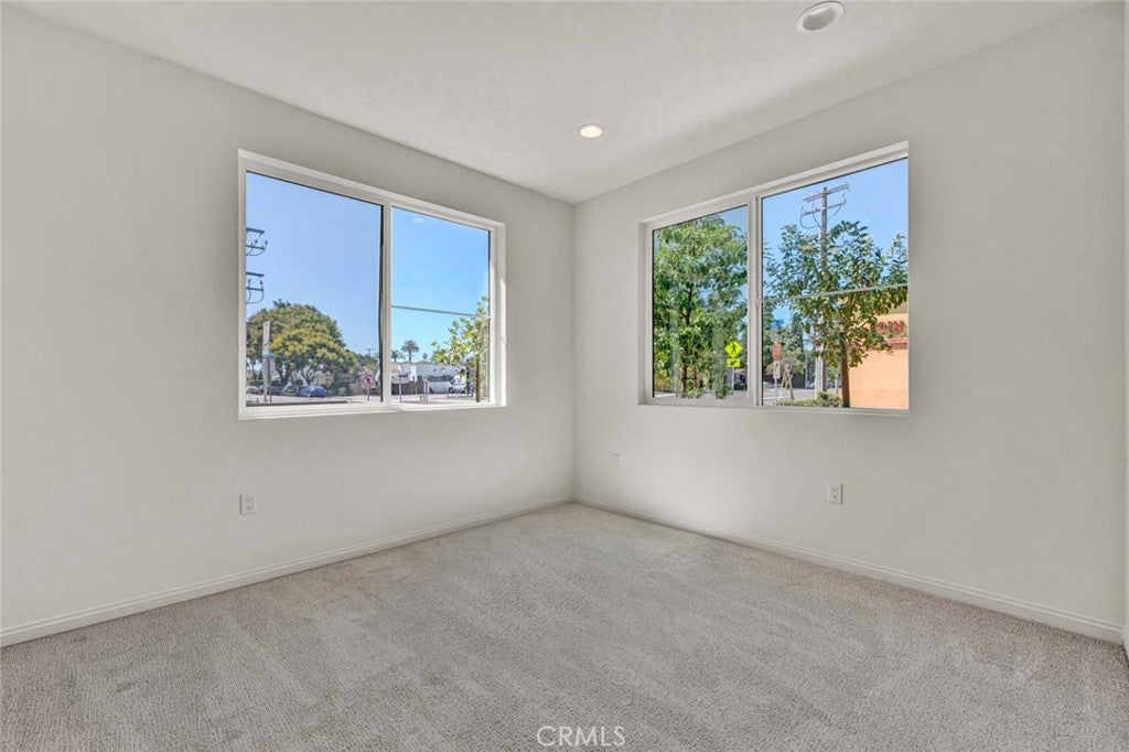 5804 Linden Avenue 1