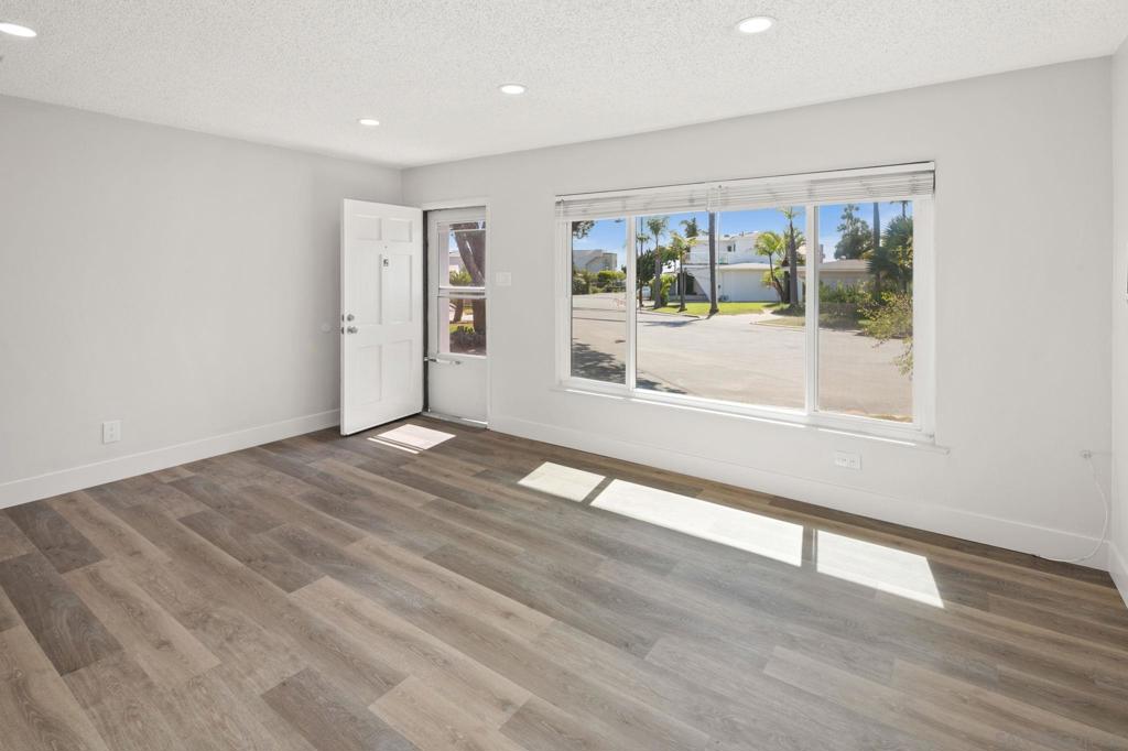665 Pacific View Dr
