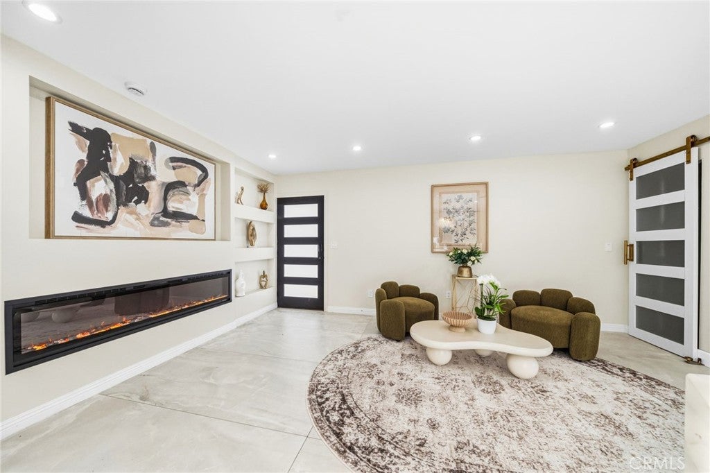 24812 Pitcairn