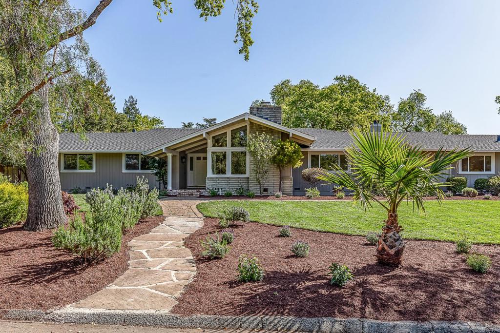 27696 Vogue Court