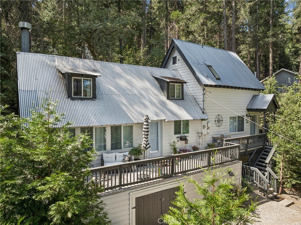 660 Spring Drive