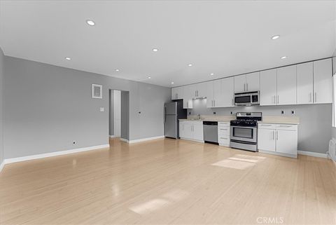 Photo of 1527 Princeton St #2, Santa Monica, CA 90404 (MLS # SB26019808)