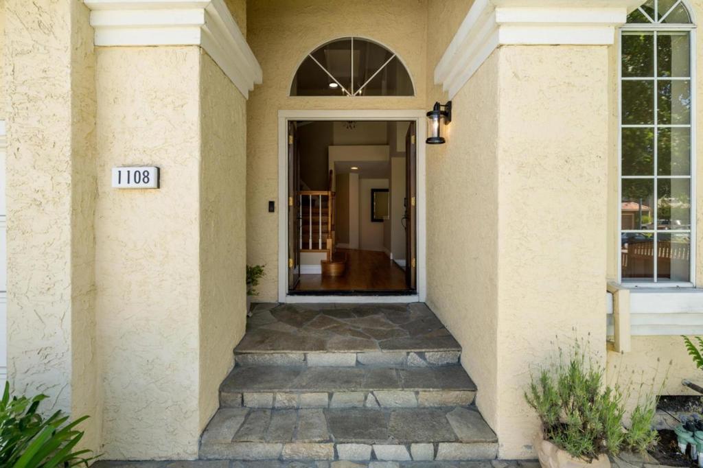 1108 Calle Almaden