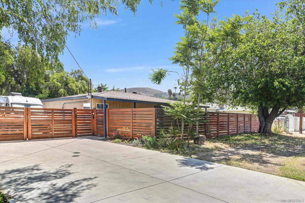 2731 Bancroft