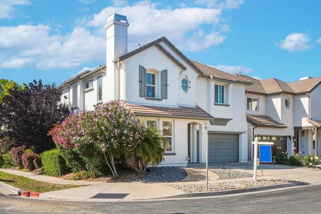 1022 Banyan Court