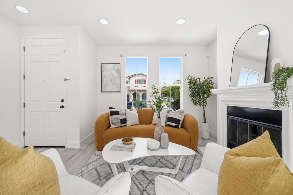 1022 Banyan Court