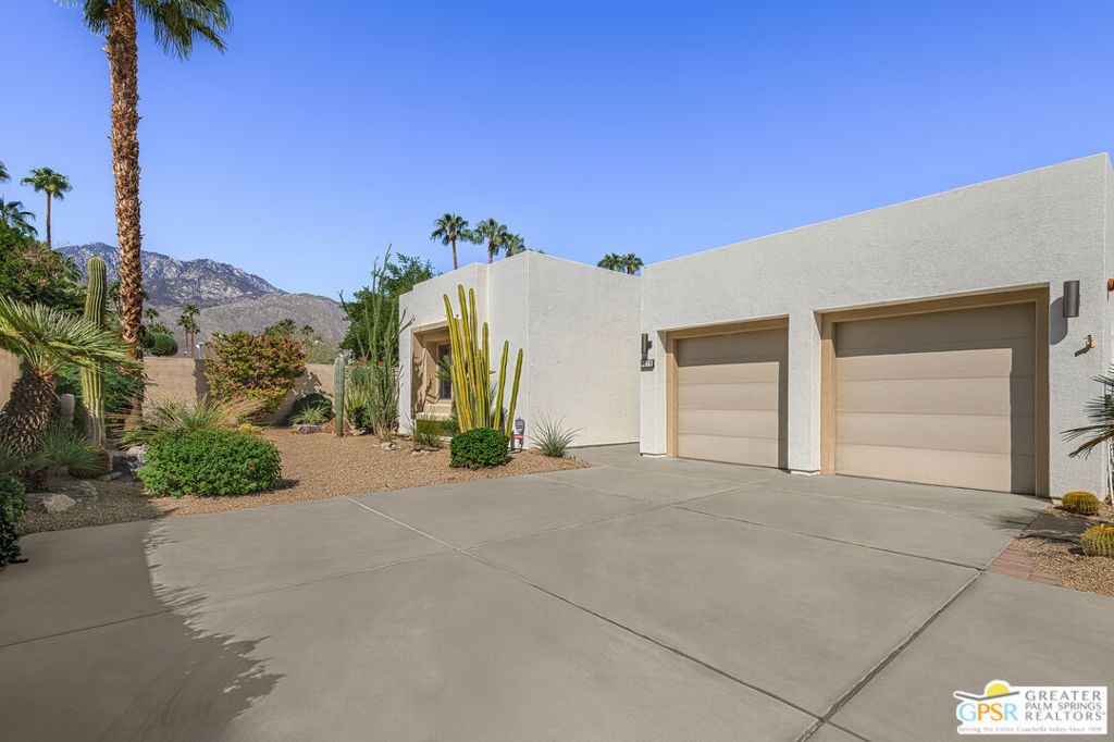 Photo of 1879 Torchlight Lane, Palm Springs, CA 92264 (MLS # 25596653PS)
