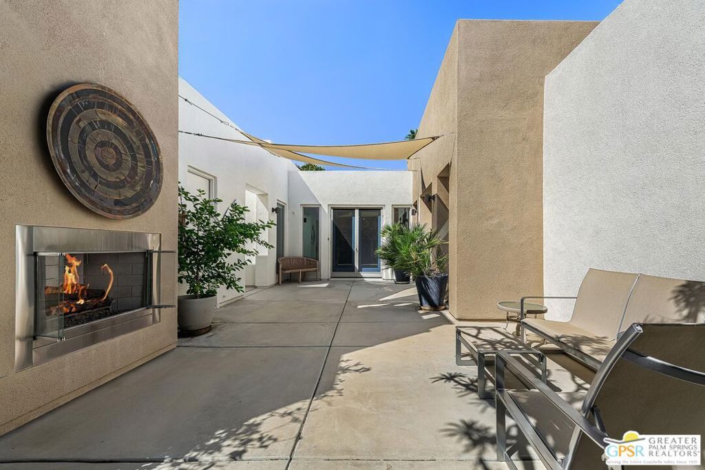 Photo of 1879 Torchlight Lane, Palm Springs, CA 92264 (MLS # 25596653PS)