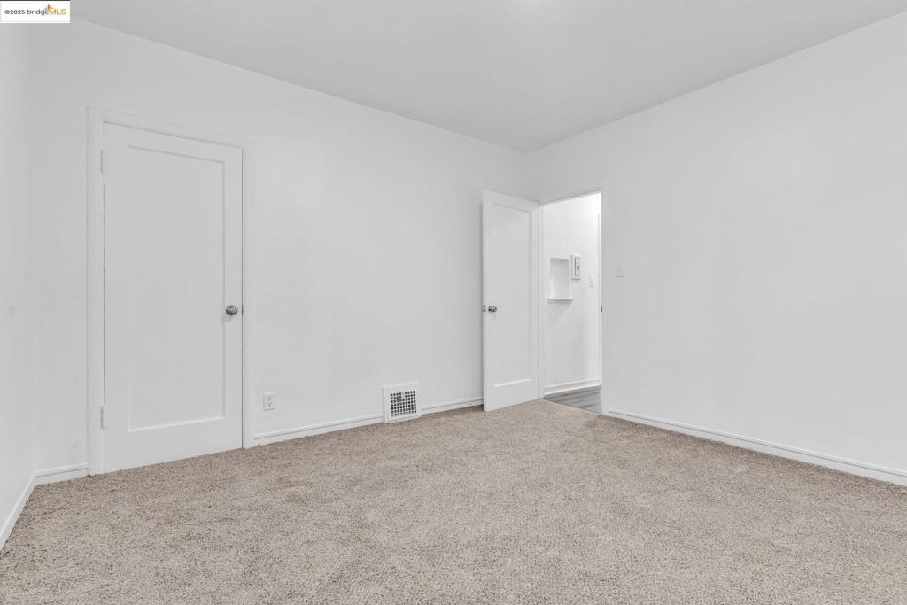 MAXWELL PARK - Residential Income