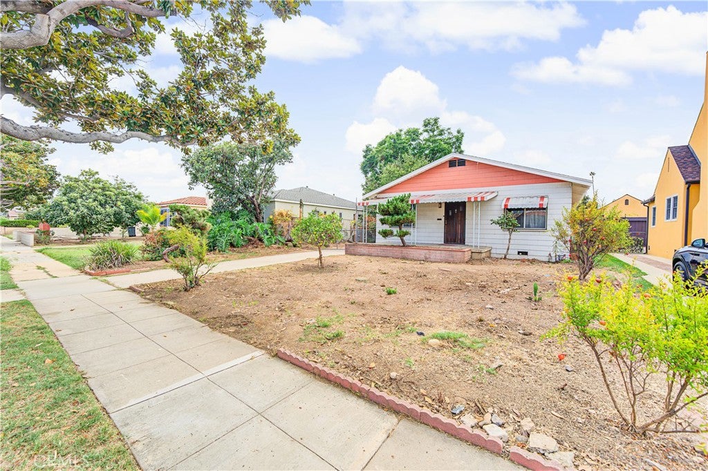 1825 S Sierra Vista Avenue
