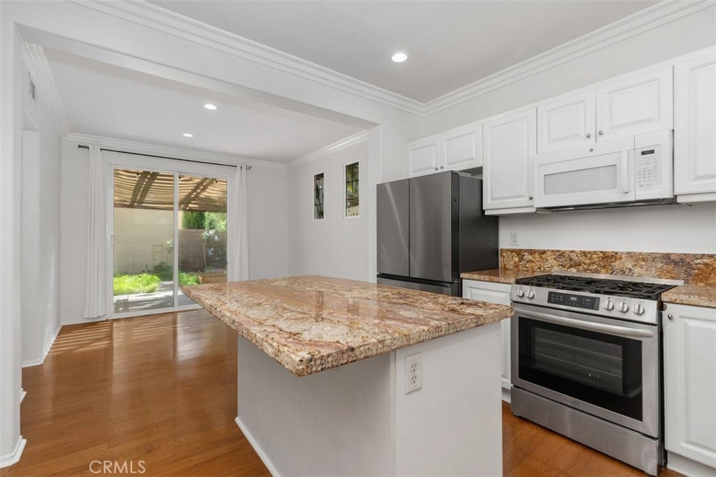 60 Avondale, Irvine CA 92602 - Photo 6