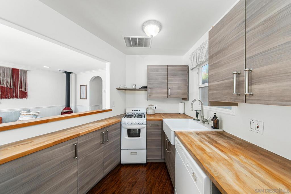 Pacific Beach - Residential Lease