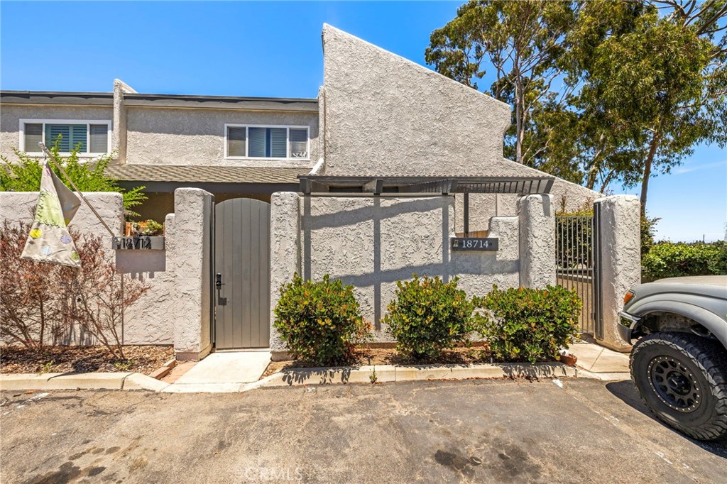 18714 Maplewood Cir