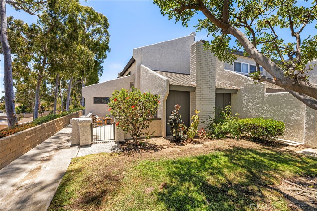 18714 Maplewood Cir