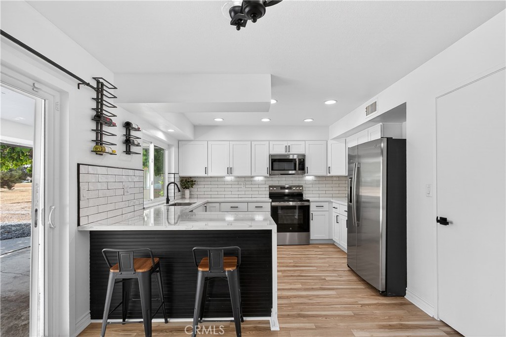 27800 Grosse Point