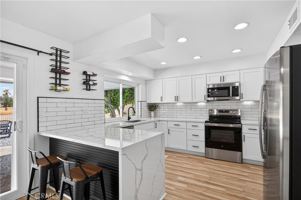 27800 Grosse Point