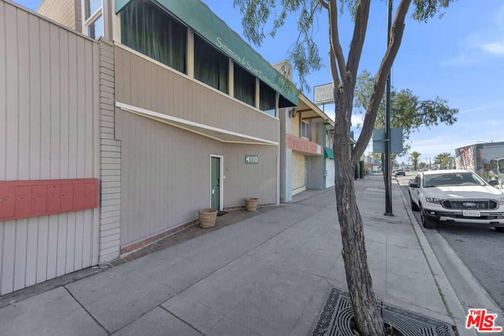 4110 W Burbank Boulevard